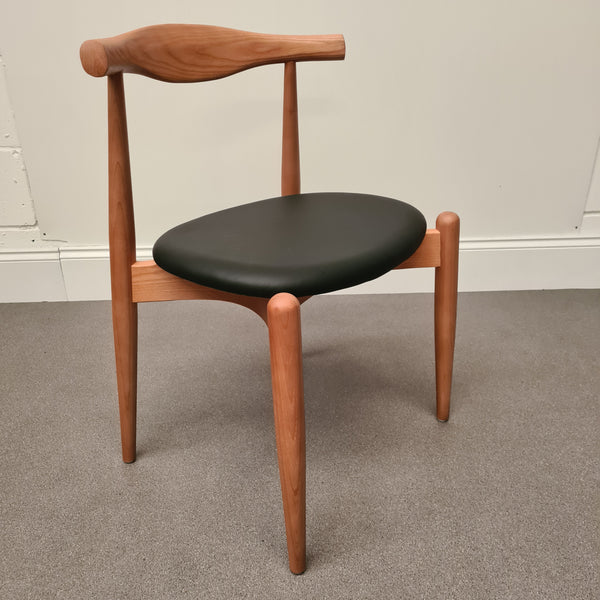 Elbow Style Round Dining Chair in ash wood