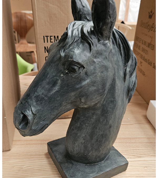 Outlet Item Horse Head Ornament Figurine