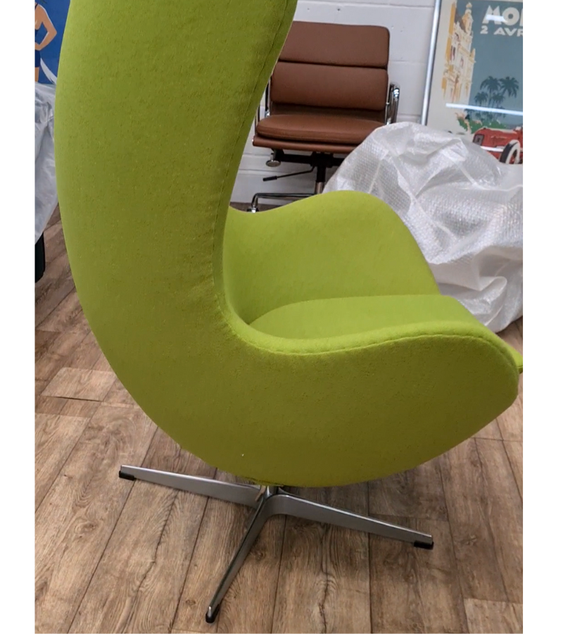 Outlet Item Egg Chair in Premium Cashmere Avocado C