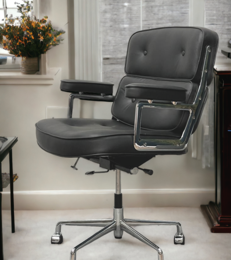 ES104 Lobby Style Chair in Black Leather