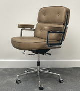 ES 104 Lobby Style Management Chair  in Olive Leather