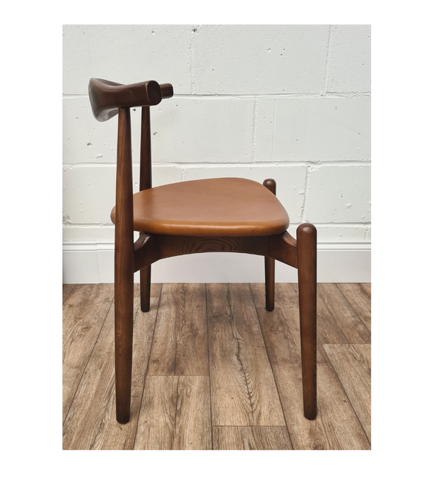 Elbow Style Round Dining Chair in ash wood